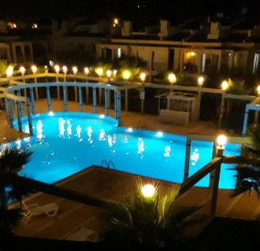 “Villa Sardunya”(3+1) Çalış plajında, havuz,bahçe,